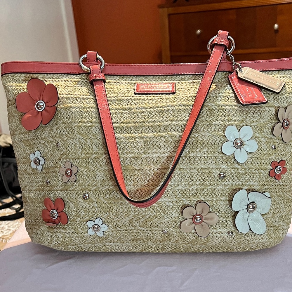 Coach flowered straw and patent tote